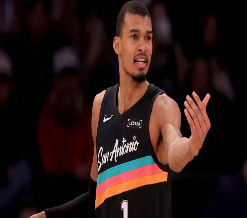 11战全胜！马刺创NBA神迹，文班亚马单月数据堪称恐怖