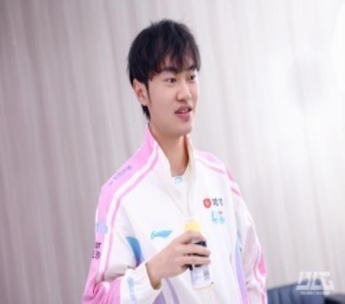 联赛手恐怖如斯！Knight近六场数据高达47554你认为LPL谁与之抗衡