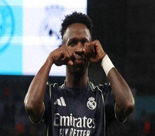 欧冠：维尼修斯进球后挑衅曼城球迷