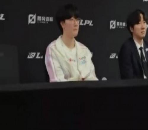 Viper：韦鲁斯这个英雄是很猛的一个英雄poke英雄需要时间