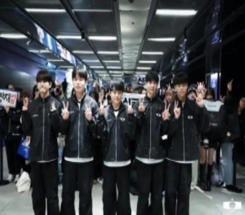 DK分享队员第一周比赛日返图：看看我们的选手们