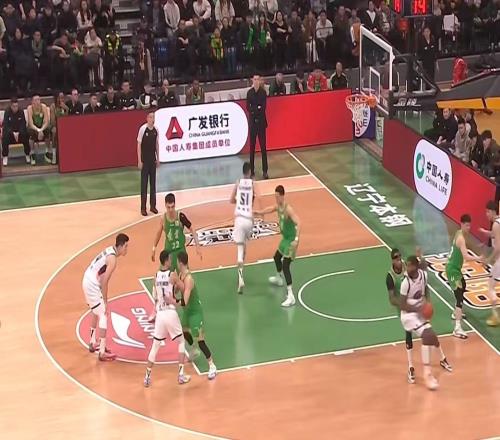 故地重游不留情！高诗岩末节12分，高速男篮84：79击败辽宁