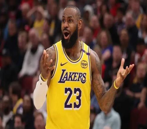 詹姆斯今日出战猛龙赛季第2次打背靠背，继续维持评奖资格