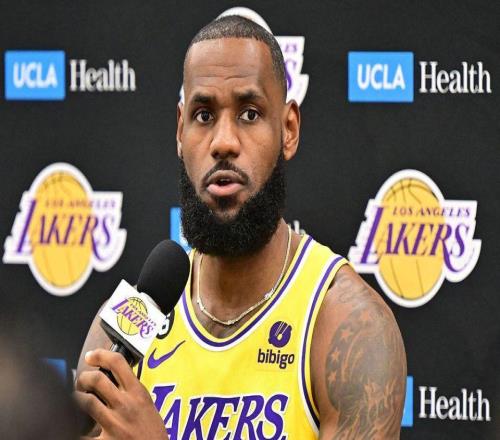 40岁数据：詹姆斯各项数据全面压过乔丹！乔丹历史第一地位危了