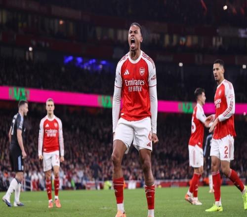 七连胜领跑，阿森纳剑指王座：战术定力与冠军气质的双重胜利