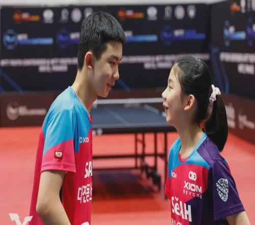 国乒新大敌来了！14岁新星U15世界第1：联手妹妹夺冠看齐张本智和