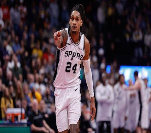 爆冷，马刺队击败掘金队后赢得NBA杯小组冠军，瓦赛尔谈感受