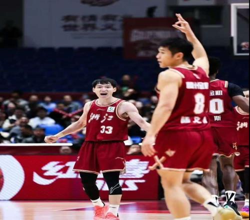 换帅如换刀！浙江迎3连胜，120秒狂追11分，球迷：感谢刘维伟师徒