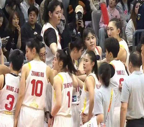 中国女篮8676力克非洲劲旅，王思雨17+5+4宝刀不老，张子宇11+5