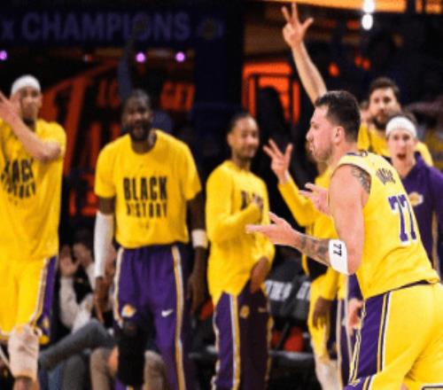 东契奇38+11湖人险胜快船勒布朗13+11小卡31分伤退