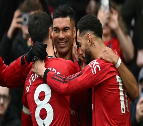 TA：卡塞米罗一下富勒姆攻势如潮，曼联找接班人任务十分艰巨