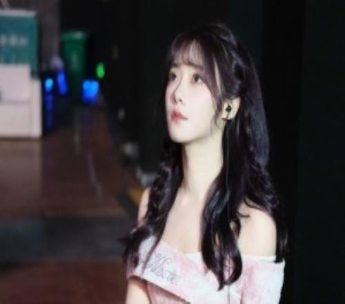 抛弃前男友无缝衔接宋义进粉丝为小钰发声：被绿了还被扒出来审判