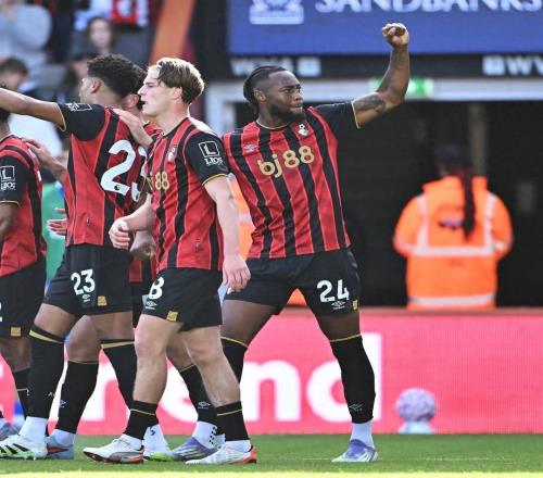 从英超到转会窗，曼联和曼城再次正面对撞