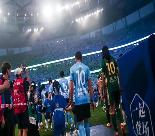 再见！大连外援社媒发文自宣离队，曾效力阿贾克斯，两队友送祝福