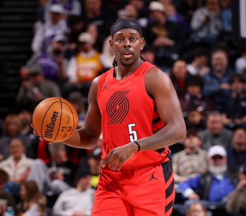 逆转大胜！霍勒迪31+9+7，森萨博28+4，快船很无奈：西部第九易主