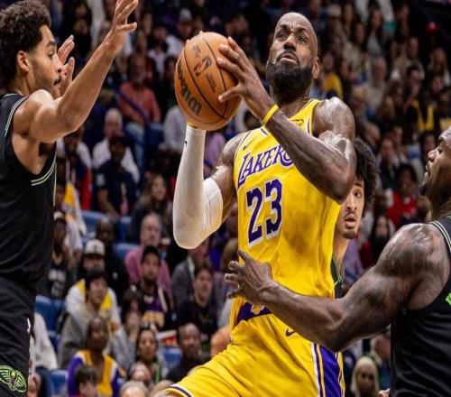 勒布朗詹姆斯出战吗湖人对阵雄鹿伤病报告