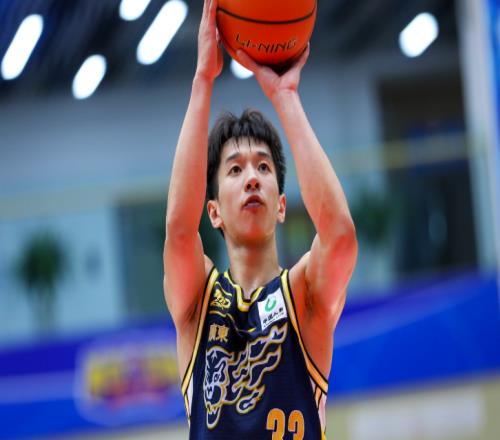 U21全锦赛：广东男篮力克深圳获首胜杨溢狂轰38+7+5+5+9失误