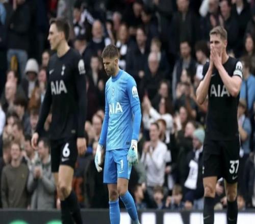 战富勒姆时球队表现不佳，热刺球迷高喊“你们不配穿这球衣”