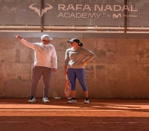 佩古拉谈纳达尔指导丝袜称是所有人的噩梦，凯斯打趣这应该被禁止