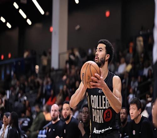 老鹰转正了前魔术锋线新星，但他在本赛季的表现其实非常一般