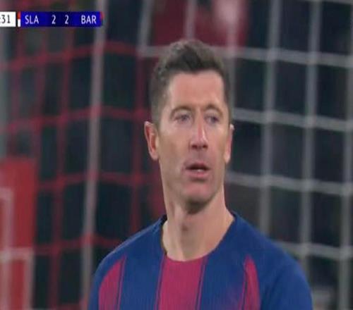 进错门了，进了105球的莱万欧冠生涯首次打入乌龙球