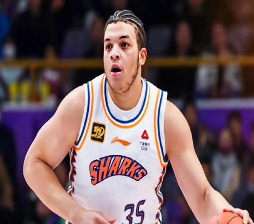 CBA疯狂一夜！徐杰创纪录广东3分险胜广州，上海大胜江苏