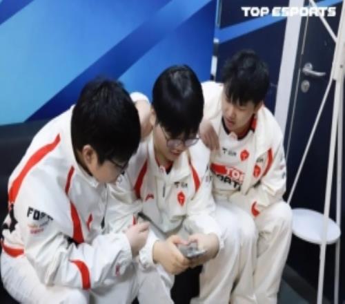 Poppy教练：BLG对线能力强，我们做好团队协作才有可能赢下