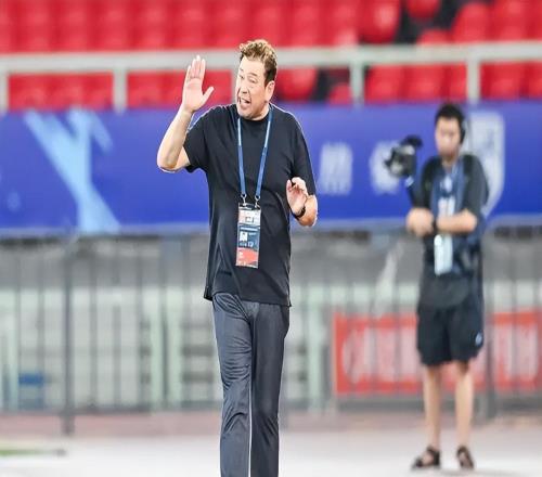 0：1！0：6！两豪门同时掉链子，中超争冠格局大变，一队成大赢家