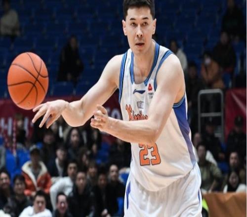 齐麟26分伤退新疆加时双杀福建阿不都18+5+6特莱斯41+12