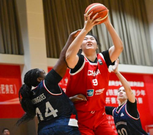 教学热身赛：中国女篮8579险胜国际联队未公开比赛细节