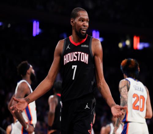 火箭遭尼克斯18分逆转：杜兰特30+6丢压哨绝杀布伦森20+6反超球