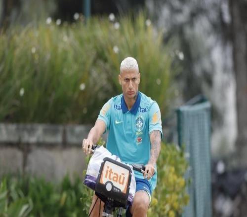 ESPN：巴西最后一场世预赛里沙利松、帕奎塔将首发