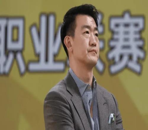 胜山东发布会！王博解析慢热，寄语攻守打团队篮球，不会换大外！