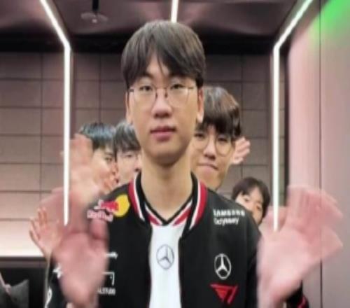 T1选手的中秋祝福Gumayusi：和重要的人一起幸福度过中秋假期吧