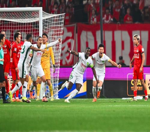 丢冠后再遭重创！曝河南队外援或遭足协处罚，韩国主裁判成导火索