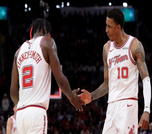 火箭队替补席变天！2人提前复出，3人或被交易，全新阵容攻守兼备