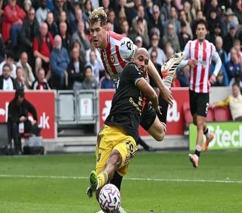 邮报：曼联高层对裁判多次争议判罚不满，要找韦伯会谈