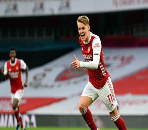 阿森纳圣诞领跑！8.5亿豪阵藏隐患，22年冠军荒能破