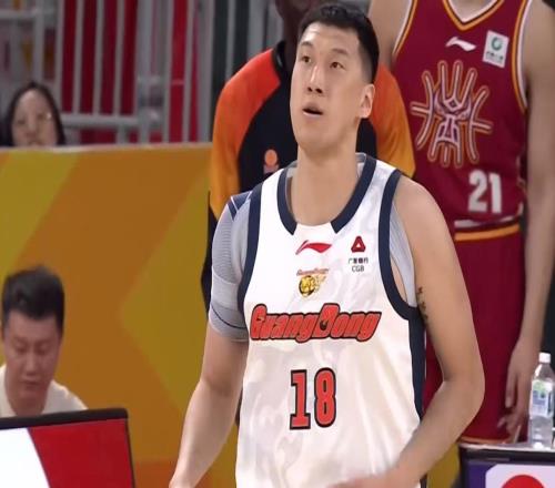 广东本赛季首位离队外援CBA第一大杀器或被弃用，杜锋确认换人