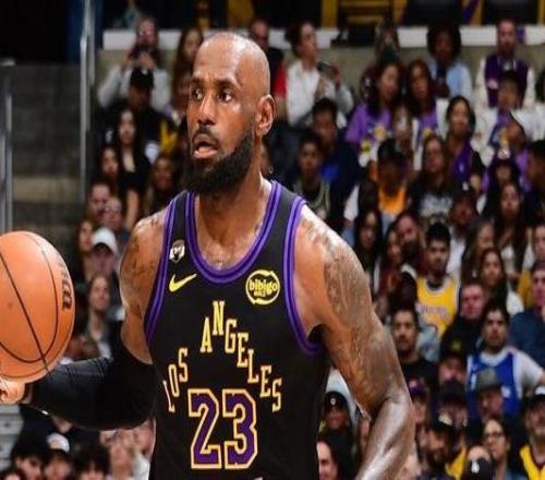 詹姆斯解锁生涯12000助攻里程碑成为NBA历史第四人