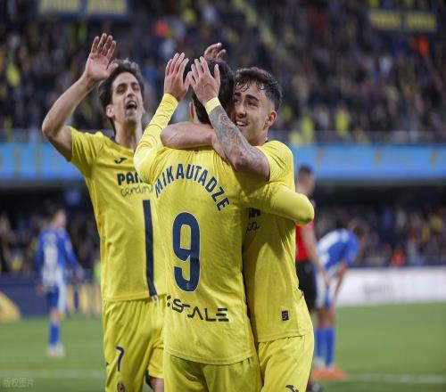 西甲最新积分战报输巴萨后比利亚雷亚尔再夺连胜4分之差追皇马