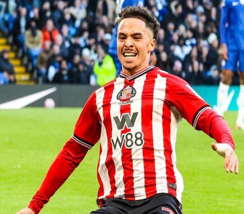 英超2大冷门！利物浦4连败掉队，黑马绝杀切尔西，17分紧追阿森纳