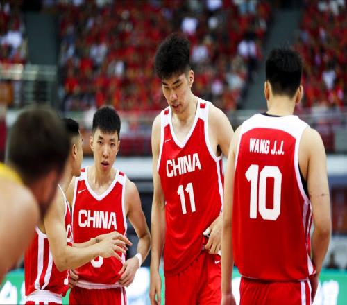 男篮12人名单确定！胡明轩出局，郭士强启用三新人，赵睿当队长