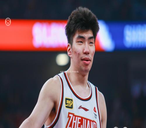 首秀！余嘉豪面对母队毕尔巴鄂半场2中1&罚球2中1得到3分4篮板