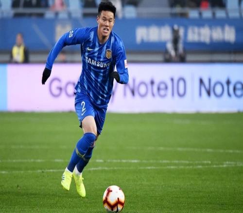 大连英博刚开始冬训，就迎来五条重量级大鱼，都穿上球队战袍亮相