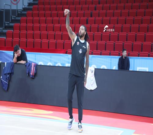 再战北控！山东高速男篮主场全力争胜，赛前邱彪谈对手特点