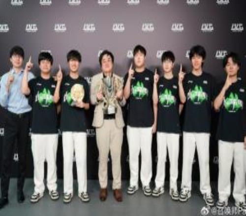 终究是让文俊扛下所有爆料：BLG待会有选手出来道歉