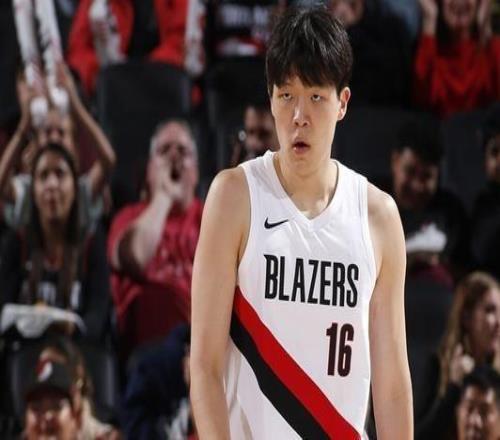 杨瀚森：萨博尼斯是我的偶像之一与这样的球星对决我无比兴奋