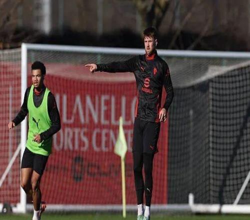 阿莱格里丨菲尔克鲁格明天可以出战卡利亚里