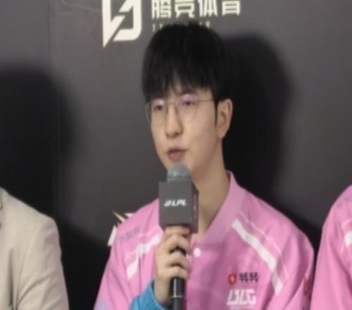 Elk：最辛苦和想感谢的是两位打野他们在上场的时候都能做的最好